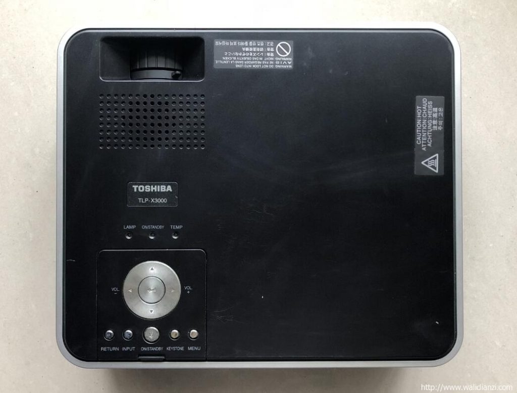 东芝 TXP-X3000投影仪