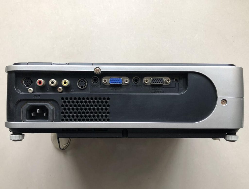 东芝 TXP-X3000投影仪