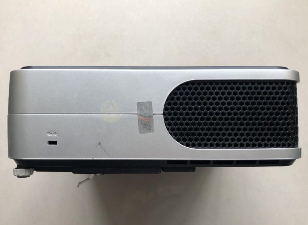 东芝 TXP-X3000投影仪