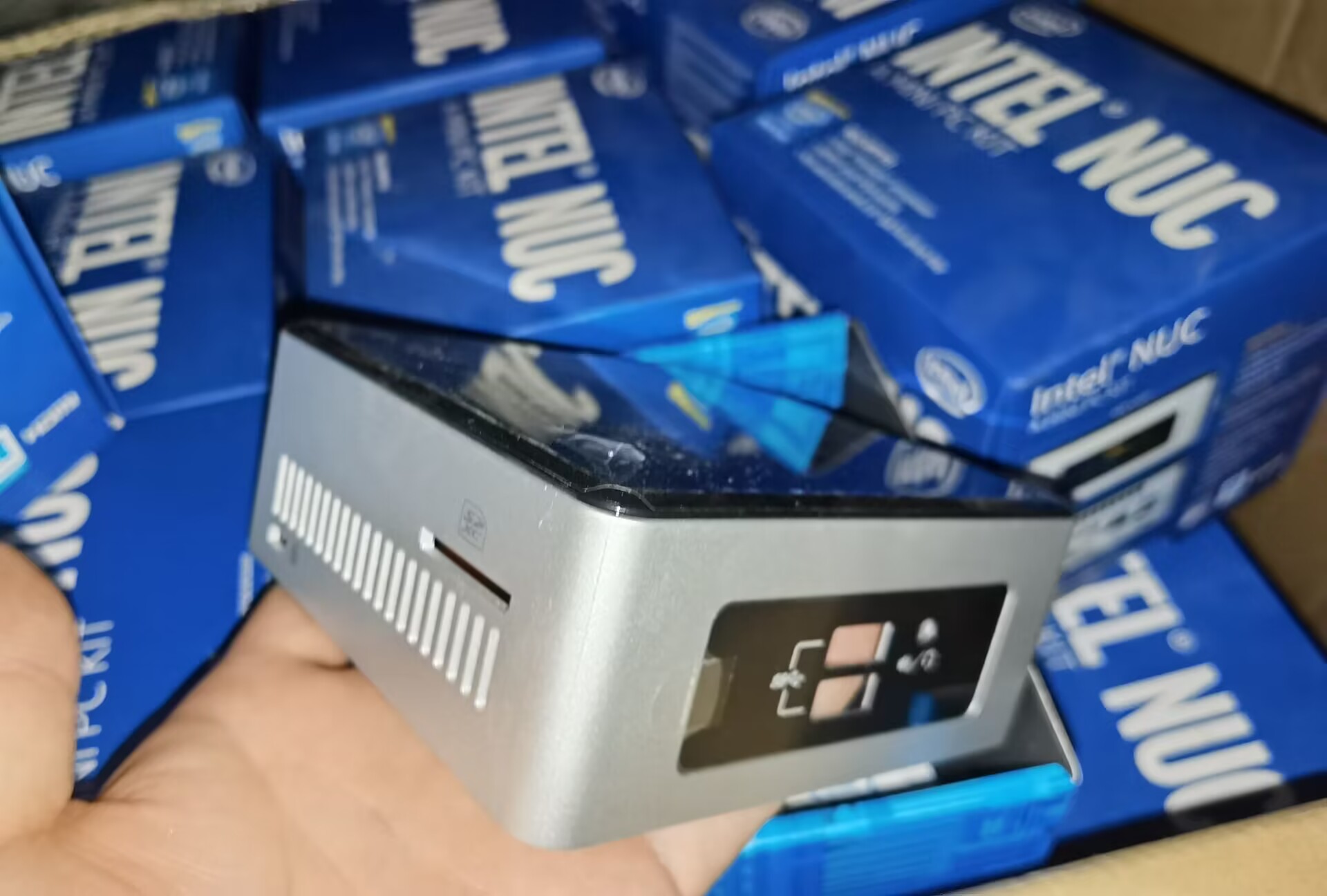 几十个全新NUC主机外壳【售罄】