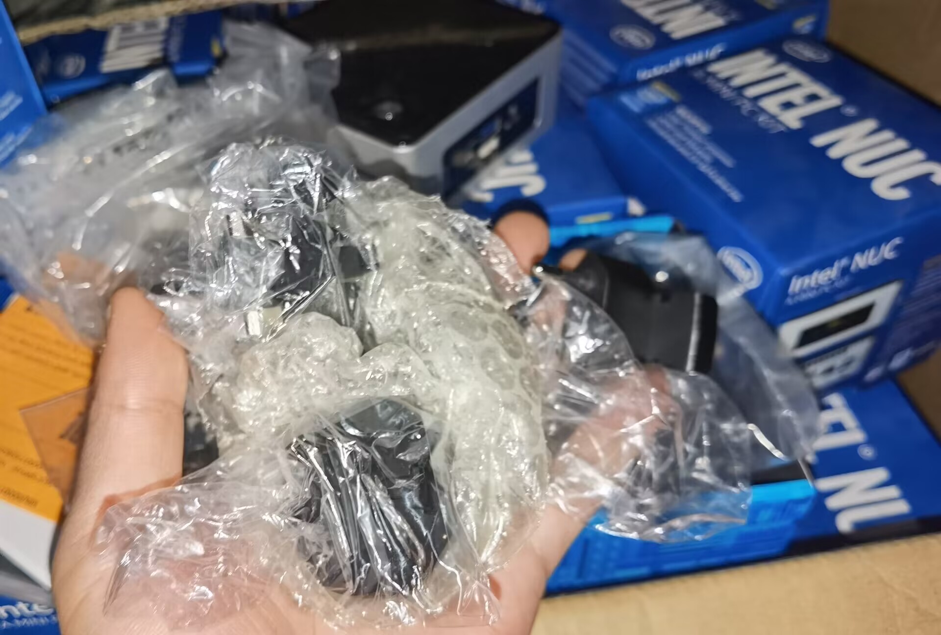 几十个全新NUC主机外壳【售罄】