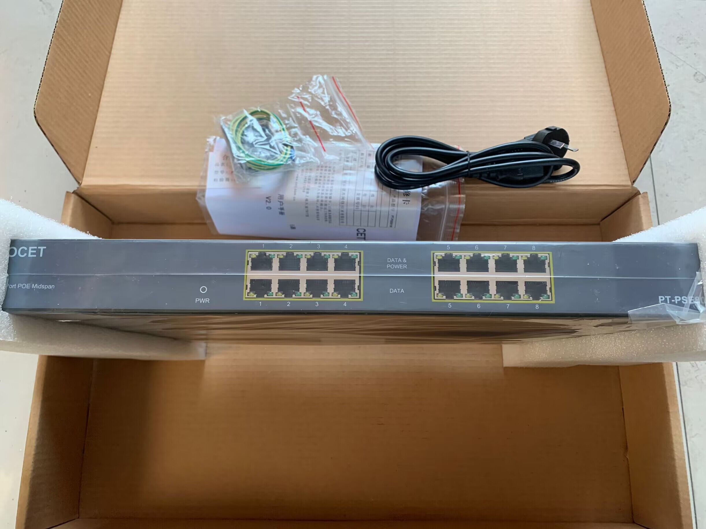 清理货架 几台全新POE交换机 48v POE设备