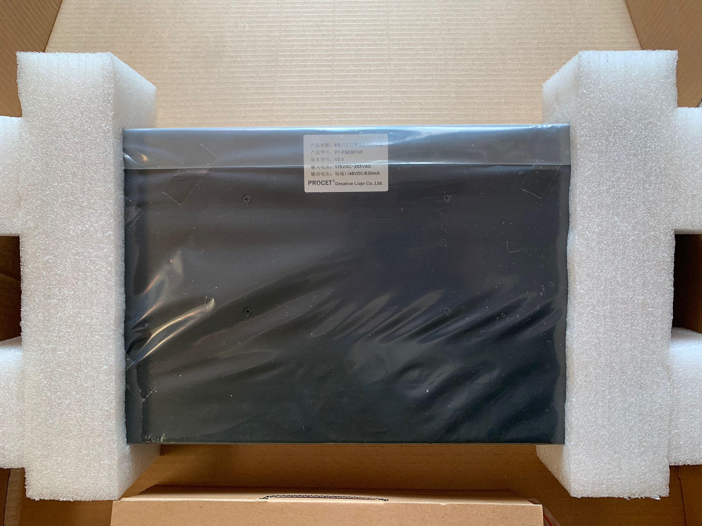 清理货架 几台全新POE交换机 48v POE设备