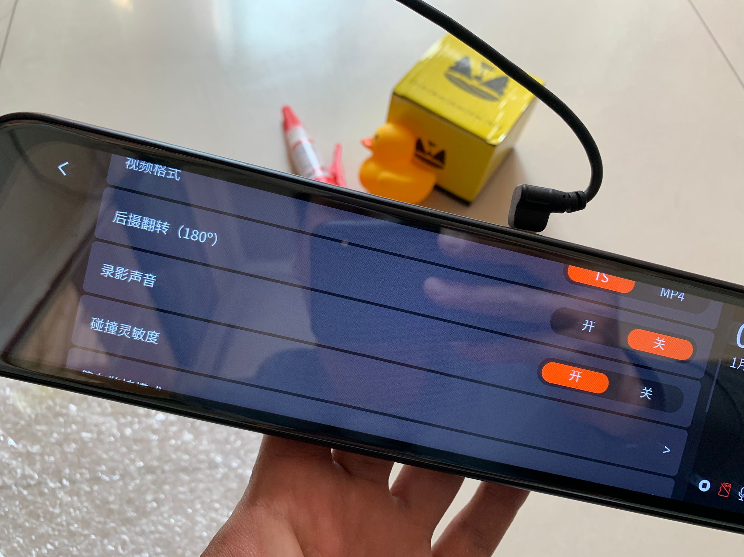 一些品牌流媒体后视镜行车记录