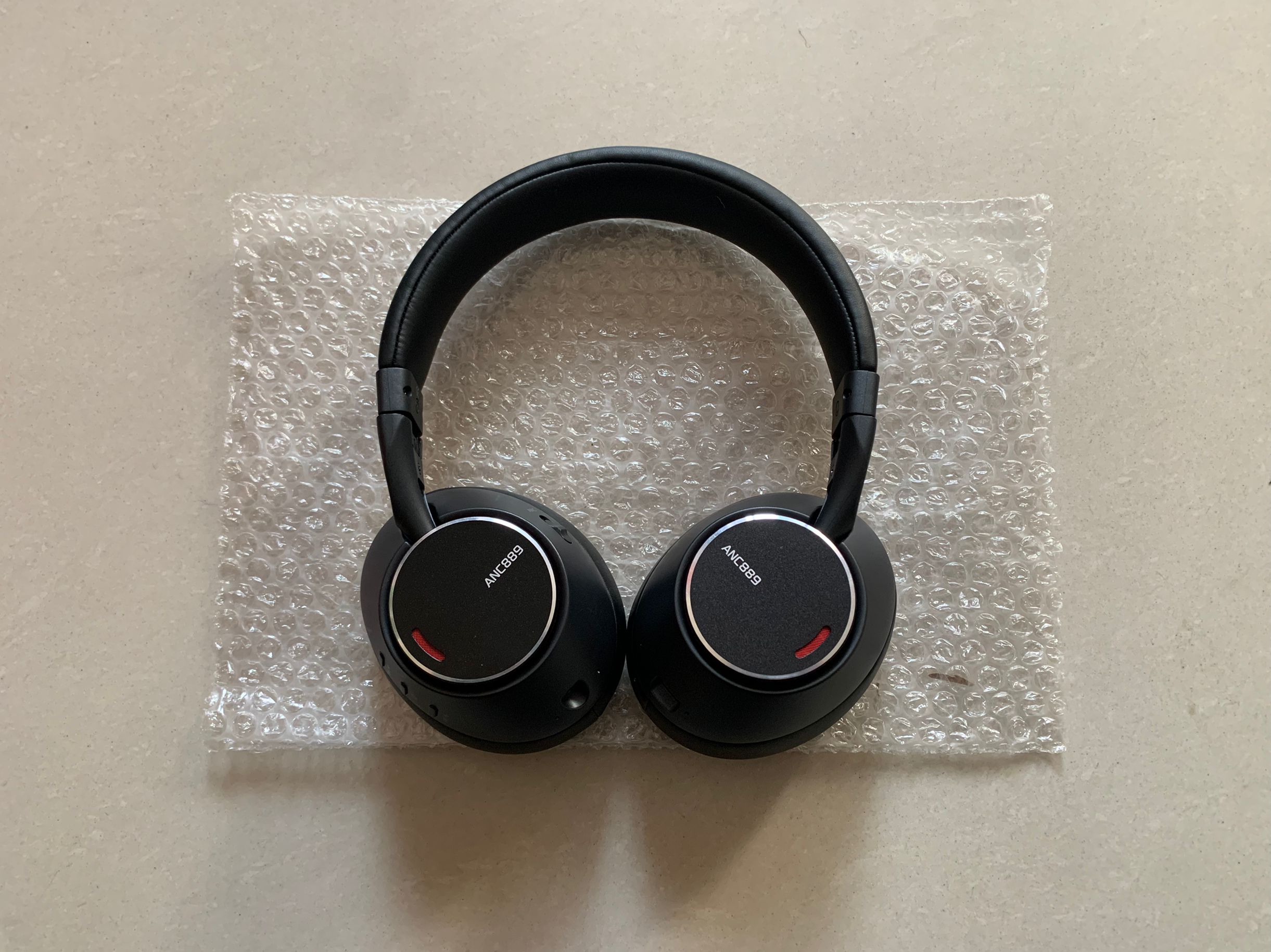 一些头戴降噪蓝牙耳机【售罄】