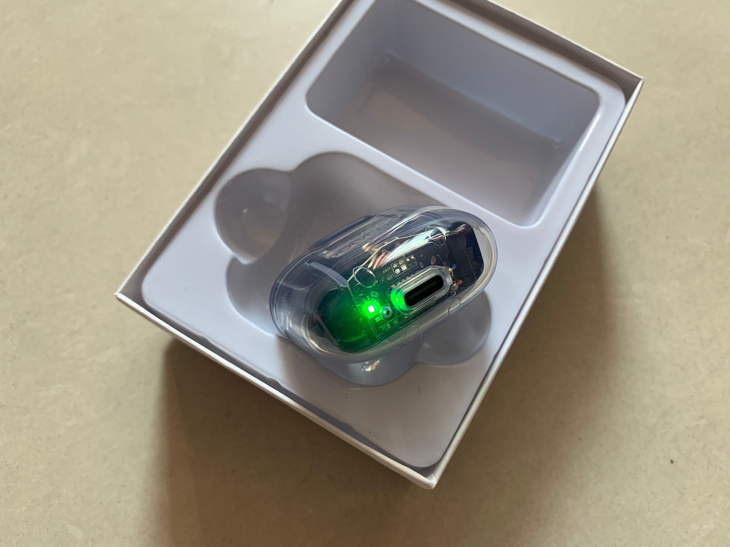 全新白菜蓝牙耳机【售罄】