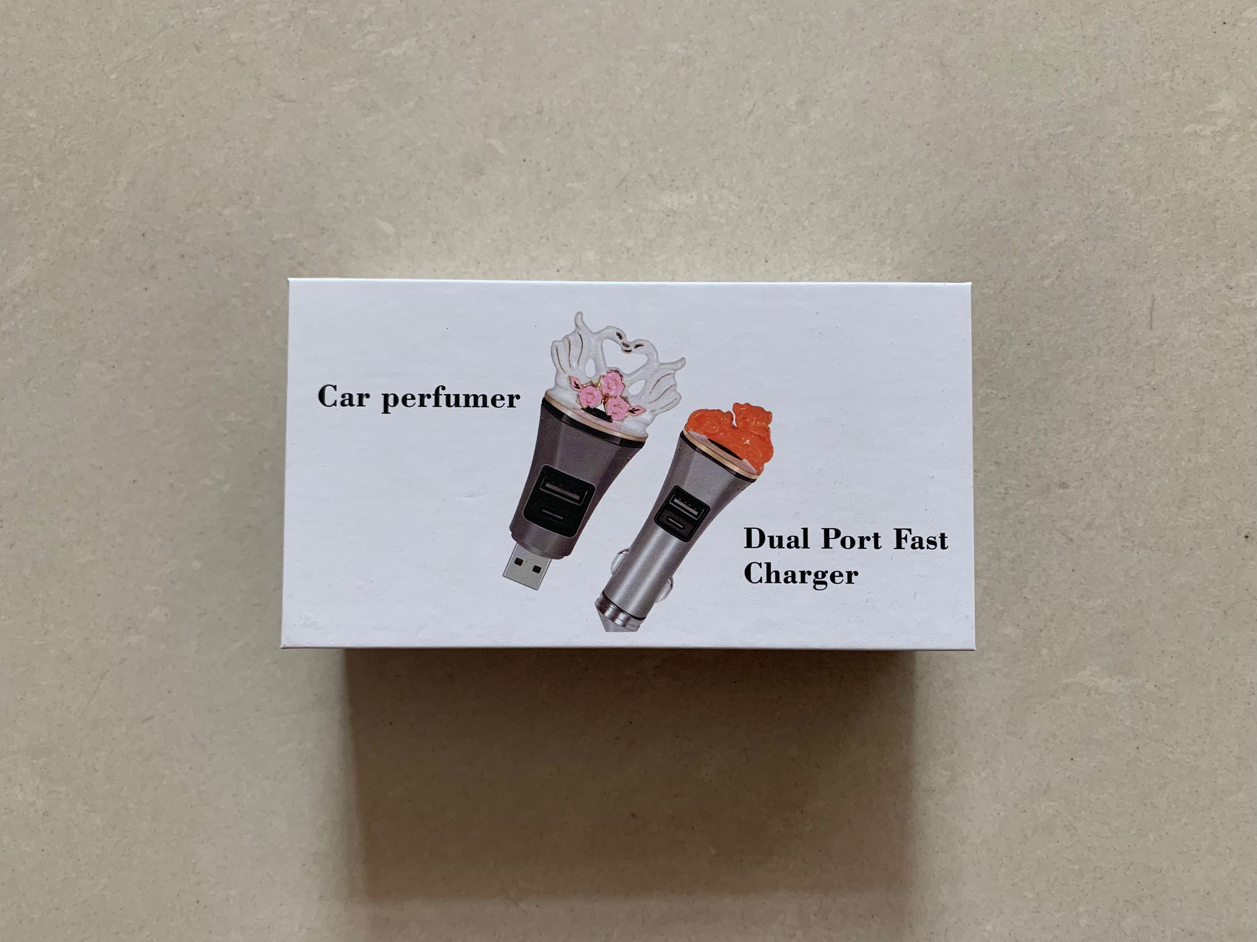 多功能车载香薰快速充电器